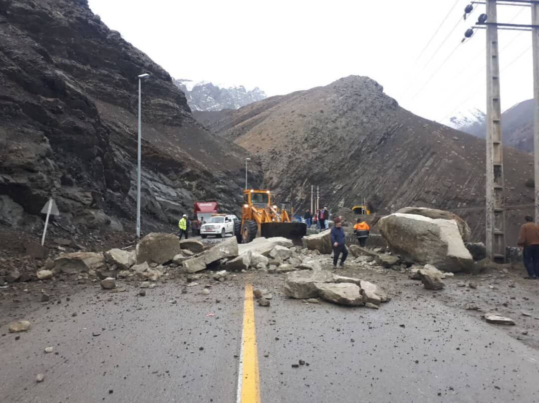 هشدار ریزش سنگ در جاده‌های کوهستانی مازندران