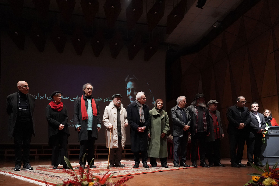 مهرانه مهینترابی: زینلیان استادی پرانگیزه بود/ با لباسهایش صحنه غرق در شور میشد