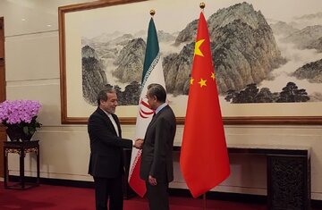 Araghchi rencontre son homologue chinois à Pékin