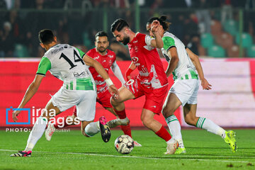 Iran's Pro-League: Persepolis  vs. Kheybar