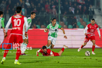 Iran's Pro-League: Persepolis  vs. Kheybar