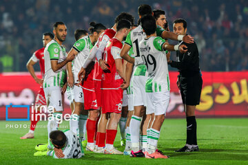 Iran's Pro-League: Persepolis  vs. Kheybar