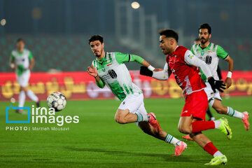 Iran's Pro-League: Persepolis  vs. Kheybar