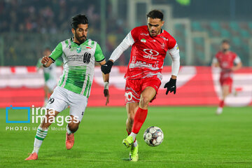 Iran's Pro-League: Persepolis  vs. Kheybar