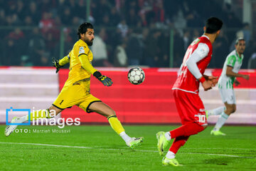 Iran's Pro-League: Persepolis  vs. Kheybar