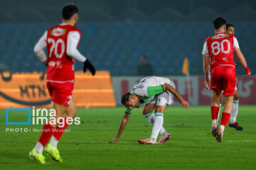 Iran's Pro-League: Persepolis  vs. Kheybar