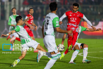 Iran's Pro-League: Persepolis  vs. Kheybar