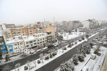 Snow makes up different areas in Hamedan, western Iran