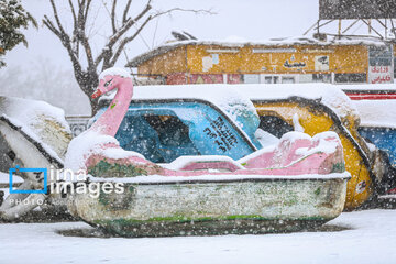 Snow makes up different areas in Hamedan, western Iran