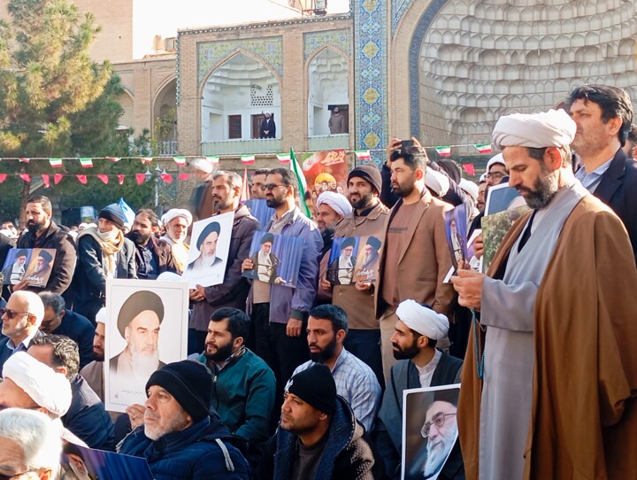 آیت الله اراکی: تحمل سختیها برای دفاع از مظلومان جهان جای افتخار دارد