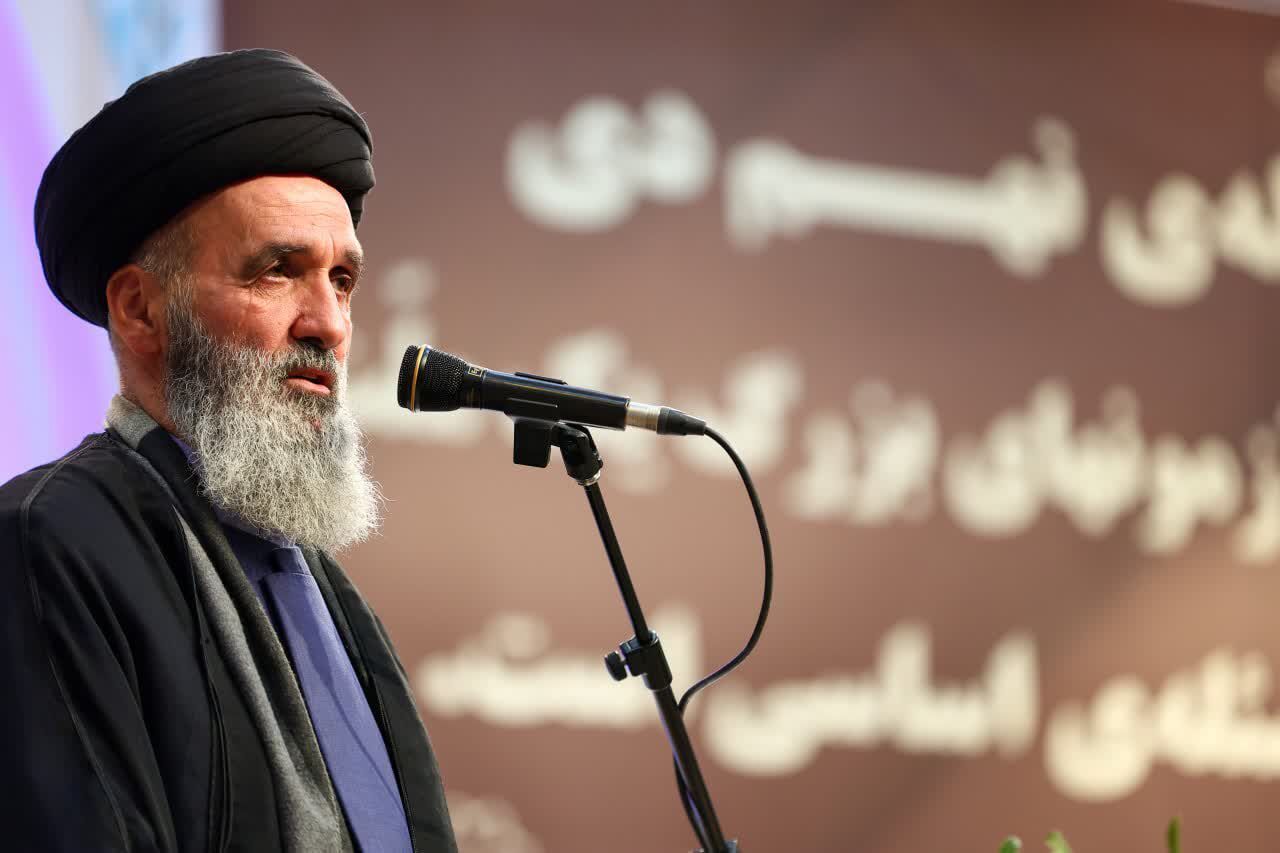 تنها راه مقابله با نظام سلطه مقاومت است تنها راه مقابله با نظام سلطه مقاومت است