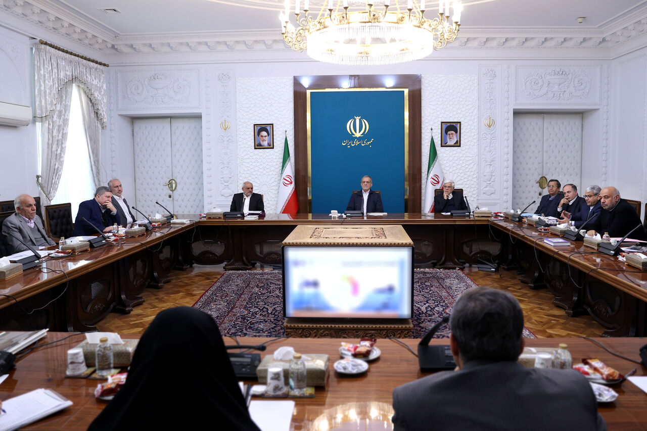 تاکید پزشکیان بر تدوین استراتژی دقیق توسعه اقتصاد دریامحور با تقویت صنایع کشتی سازی تاکید پزشکیان بر تدوین استراتژی دقیق توسعه اقتصاد دریامحور با تقویت صنایع کشتی سازی