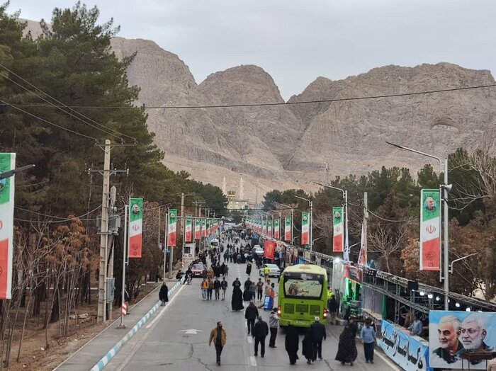 زائران غیرکرمانی مزار حاج قاسم این نرم‌افزار را دانلود کنند