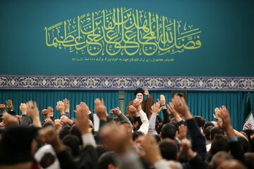 Imam Khamenei : les bases militaires américaines seront piétinées par les Syriens