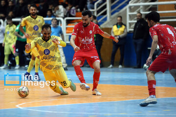 Farsh Ara Mashhad VS. Safir Gofteman Tehran in Iranian Futsal Super League