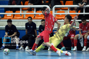 Farsh Ara Mashhad VS. Safir Gofteman Tehran in Iranian Futsal Super League