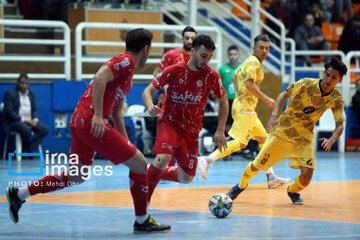 Farsh Ara Mashhad VS. Safir Gofteman Tehran in Iranian Futsal Super League