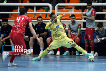 Farsh Ara Mashhad VS. Safir Gofteman Tehran in Iranian Futsal Super League