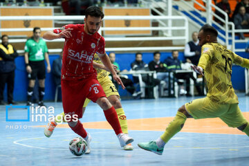 Farsh Ara Mashhad VS. Safir Gofteman Tehran in Iranian Futsal Super League