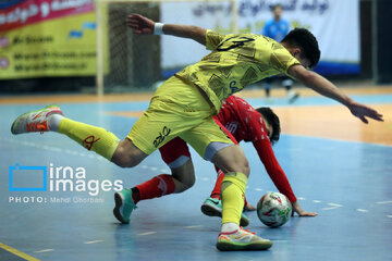 Farsh Ara Mashhad VS. Safir Gofteman Tehran in Iranian Futsal Super League