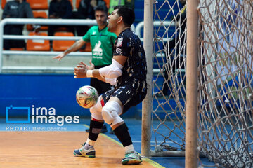 Farsh Ara Mashhad VS. Safir Gofteman Tehran in Iranian Futsal Super League