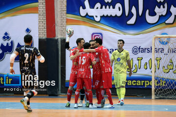 Farsh Ara Mashhad VS. Safir Gofteman Tehran in Iranian Futsal Super League