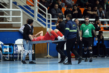 Farsh Ara Mashhad VS. Safir Gofteman Tehran in Iranian Futsal Super League