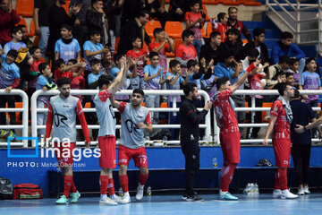 Farsh Ara Mashhad VS. Safir Gofteman Tehran in Iranian Futsal Super League