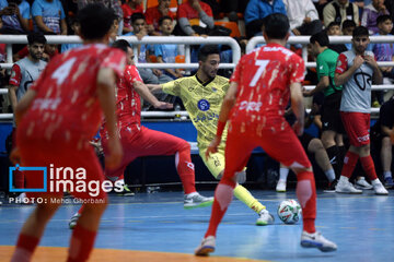 Farsh Ara Mashhad VS. Safir Gofteman Tehran in Iranian Futsal Super League