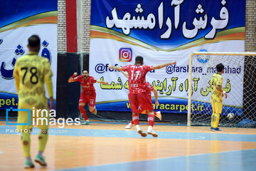 Farsh Ara Mashhad VS. Safir Gofteman Tehran in Iranian Futsal Super League