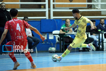 Farsh Ara Mashhad VS. Safir Gofteman Tehran in Iranian Futsal Super League