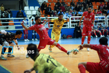 Farsh Ara Mashhad VS. Safir Gofteman Tehran in Iranian Futsal Super League