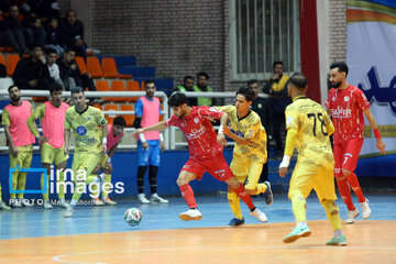 Farsh Ara Mashhad VS. Safir Gofteman Tehran in Iranian Futsal Super League