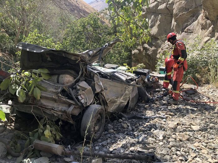 سقوط خودرو به دره در مازندران یک فوتی و سه مصدوم برجا گذاشت