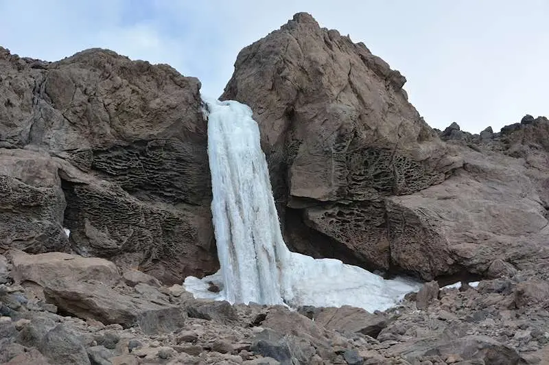 آبشارهای یخی ایران؛ ماجراجویی در دنیای برف و یخ