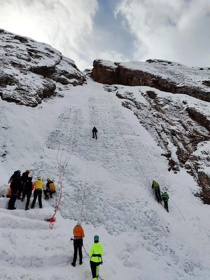 آبشارهای یخی ایران؛ ماجراجویی در دنیای برف و یخ