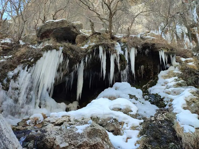 آبشارهای یخی ایران؛ ماجراجویی در دنیای برف و یخ