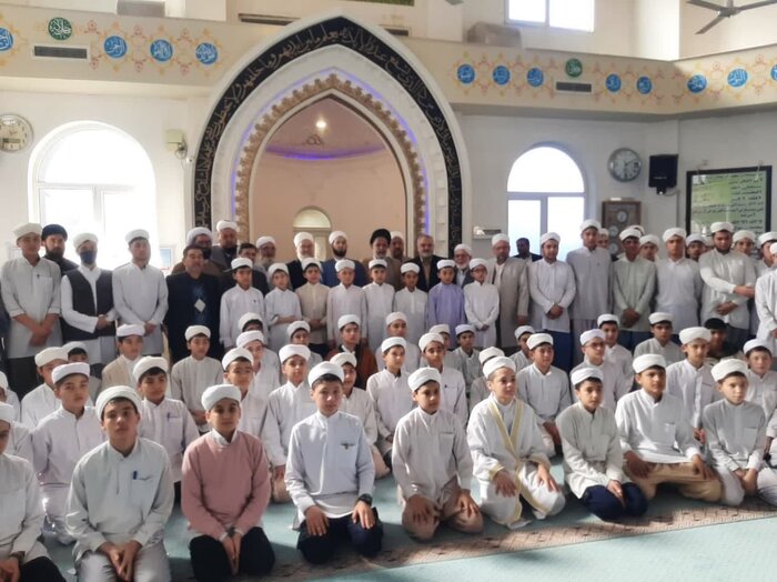 دستیار رئیس جمهور: جمهوری اسلامی فرقی بین طلاب شیعه و سنی نمیگذارد