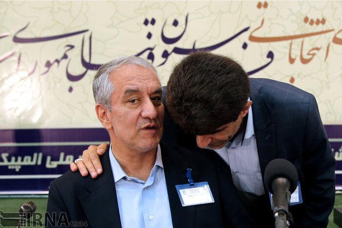 ثبتنام تاج و کفاشیان در انتخابات فدراسیون فوتبال در روز چشم گلمحمدی به مهاجم استقلال