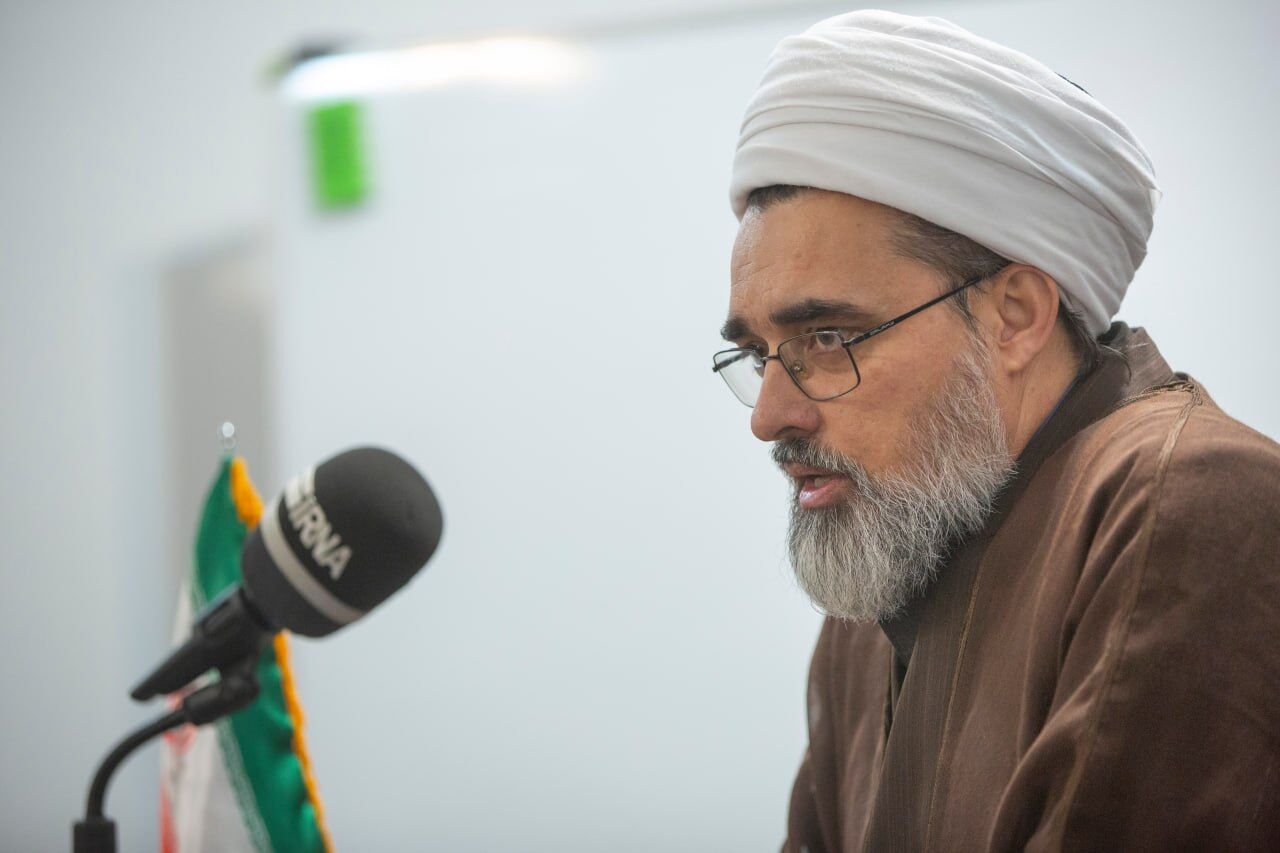 مساجد باید به مجموعه‌های فرهنگی برای جذب جوانان تبدیل شود