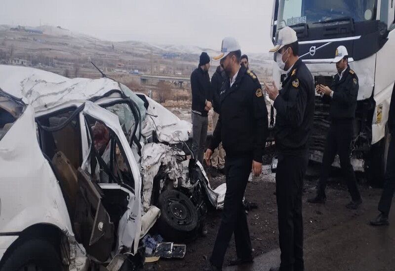 سه نفر بر اثر حادثه رانندگی در کردستان جان باختند