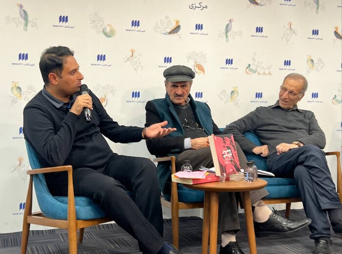 خانیکی: در عصر ظلمت امکان گفتوگو از بین میرود