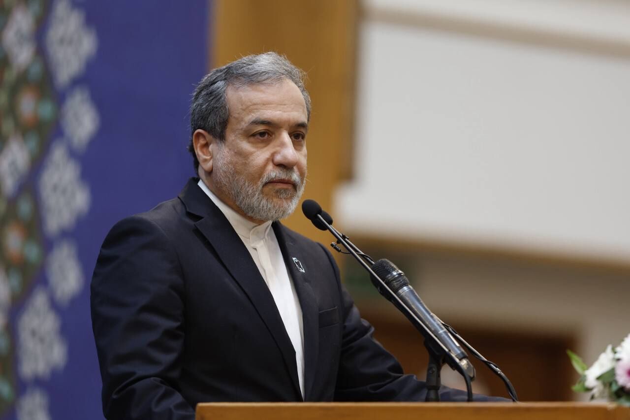 عراقجي: نسعى للإفراج عن الأرصدة الإيرانية المجمدة عراقجي: نسعى للإفراج عن الأرصدة الإيرانية المجمدة