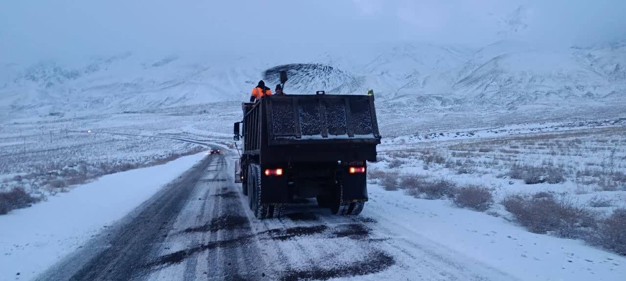سه هزار و ۵۰۰ کیلومترباند از راههای آذربایجان شرقی برفروبی شد سه هزار و ۵۰۰ کیلومترباند از راههای آذربایجان شرقی برفروبی شد