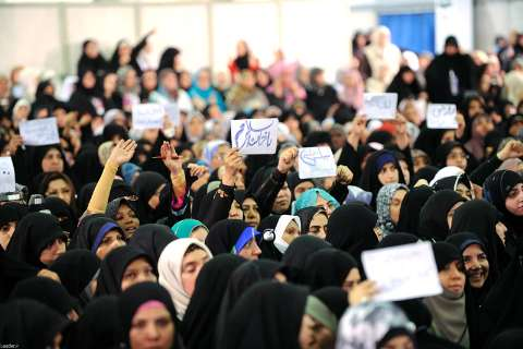 نقش بیبدیل مادر در توجه به عواطف فرزند