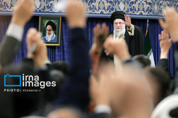 L’ayatollah Khamenei a reçu en audience des milliers de personnes de la province de Qom