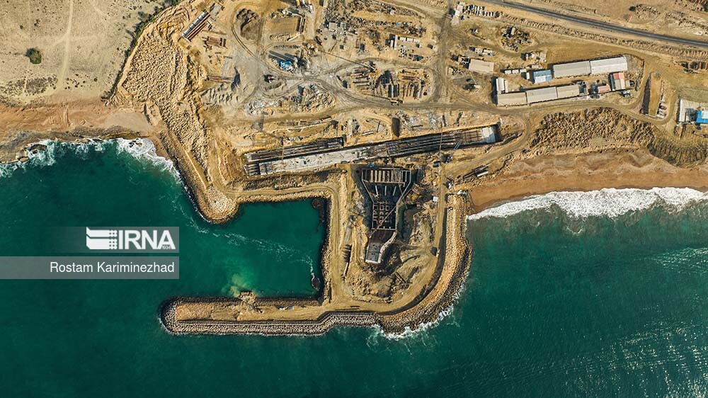 پیشرفت ۳۵ درصدی آب شیرین کن طرح انتقال آب از دریای عمان به سیستان و بلوچستان