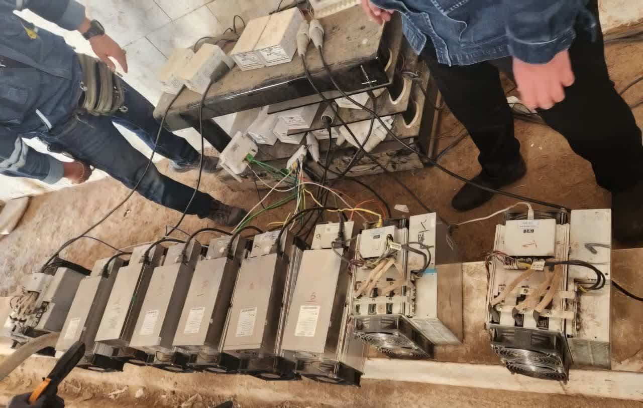 دستگاه‌های استخراج رمز ارز در واحد صنعتی زنجان کشف شد