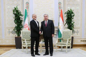 L'Iran et le Tadjikistan signent 23 protocoles d'accord