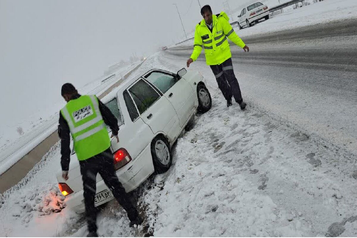 جادههای آذربایجانشرقی برفی و لغزنده است جادههای آذربایجانشرقی برفی و لغزنده است